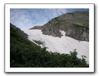 30 山に残った人はヒブラオ雪渓沿いにどんどん下がる