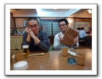 14 土曜日はどのレストランもパーティでいっぱい 仕方なしに日本食レストランに行っちゃいましたがこの二人って兄弟？