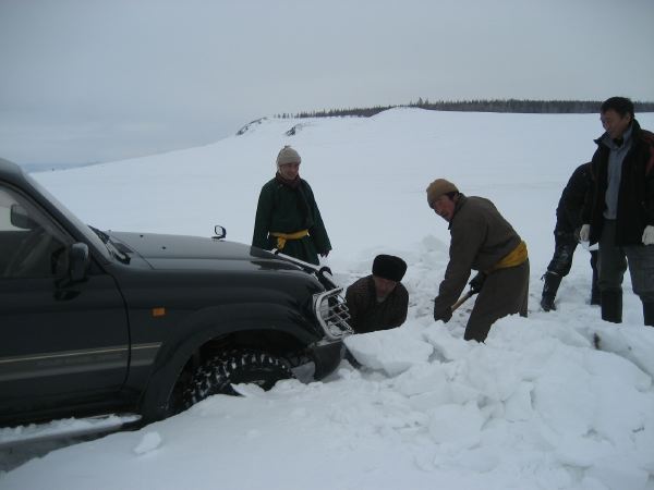 42 ちなみに。掘削チームの最初の移動は大雪で大変だったそう。