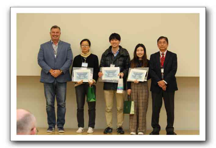 27 ウヤンガさんがセンター主催の国際シンポで優秀学生ポスター賞をもらいました。