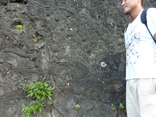 68 枕状溶岩かという構造ですが陸上噴火のハズ